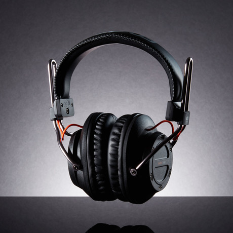 TR-80 // Closed Ear Headphones (80 ohms)