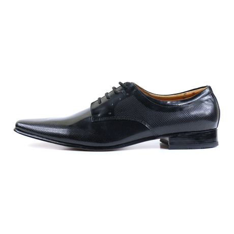 Noche Perforated Oxford // Black (US: 7)