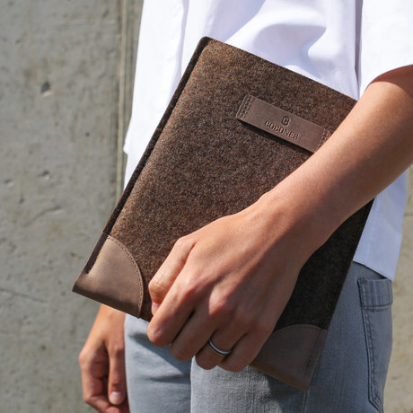 Classic iPad Sleeve // Deep Caramel (iPad Mini)
