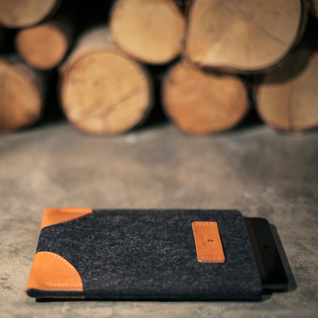 Classic iPad Sleeve // Grey + Tan (iPad 9.7 / Air)