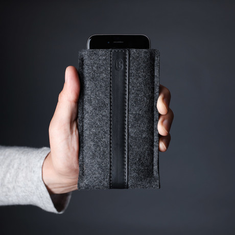 Classic iPhone Sleeve // Grey + Black (iPhone 6/6S/7)