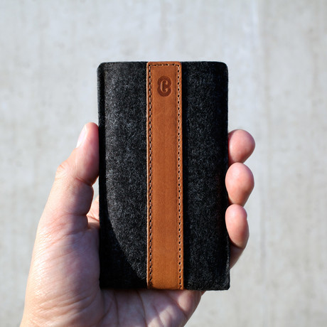 Classic iPhone Sleeve // Grey + Tan (iPhone 6/6S/7)