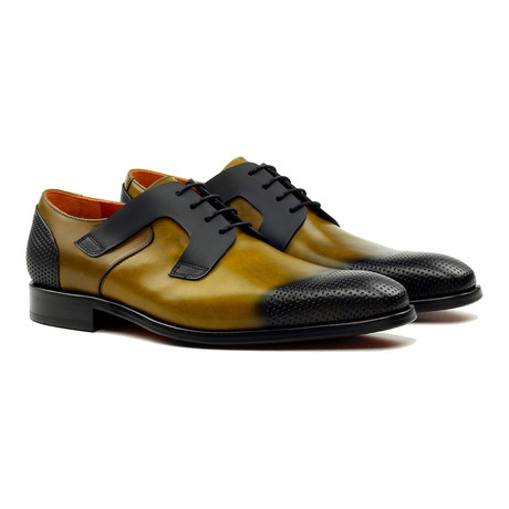 Primo Perforated Oxford // Mustard (US: 8)