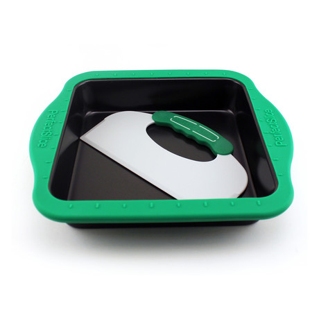 Perfect Slice Square Cake Pan + Silicone Sleeve + Tool