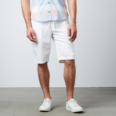 Relaxed Short // White (M)