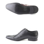 Eser Linear Perforated Oxford // Black (Euro: 44)