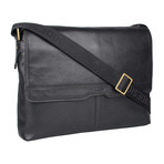 Helvellyn Leather Messenger // Black // Medium