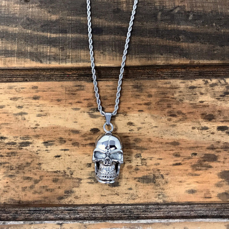 Grinning Skull Pendant Necklace // Silver