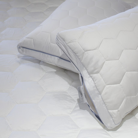 ECOSHEEX Down Alternative Pillow (Standard // Stomach/Back)