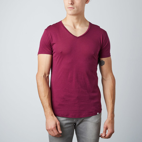 Ob V-Neck T-Shirt // Magenta (XS)