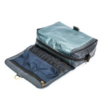 Carry-On Alaska Dopp Kit // Navy + Teal