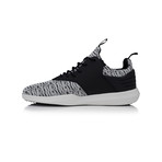 Deross Low-Top Runner // Black + White + Grey (US: 9)