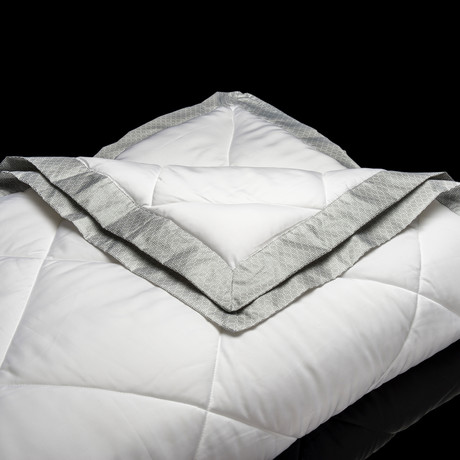 Performance Blanket + 37.5 Technology // White (Queen)