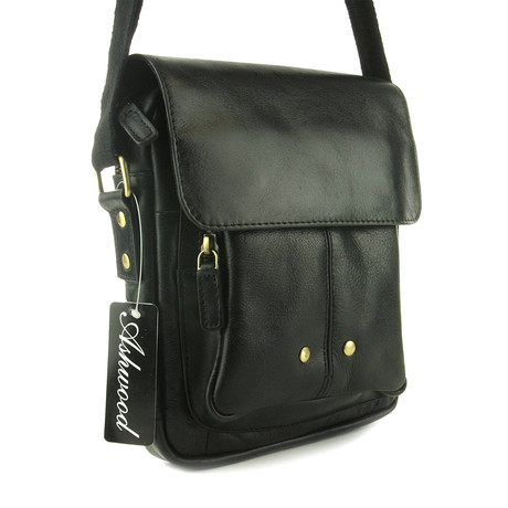 Connor Satchel // Black