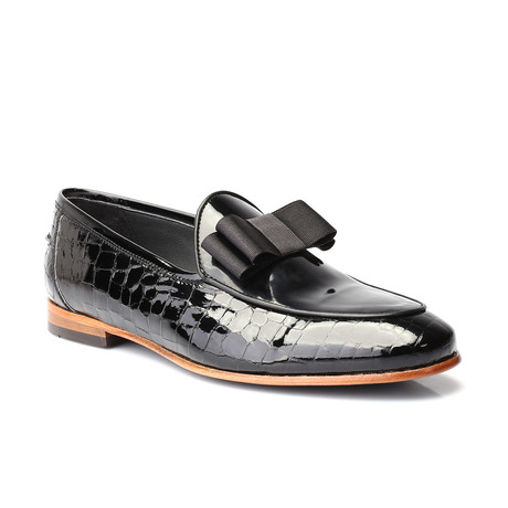 Christian Croc Embossed Patent Bow Loafer // Black (Euro: 39)