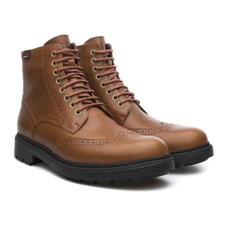 Hardwood Wing-Tip Boot // Brown (Euro: 39)