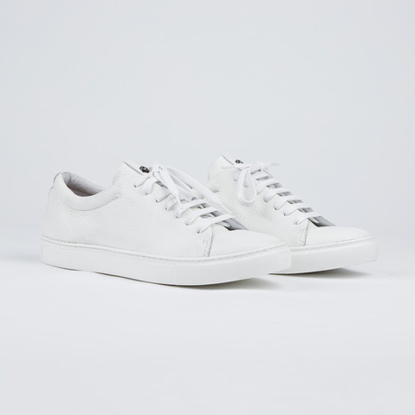 Basic White Shoes // White (Euro: 40)