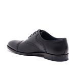 Medallion Cap Toe Oxford // Black (Euro: 43)