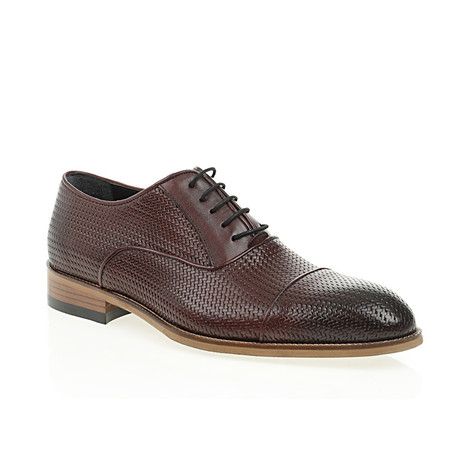 Embossed Oxford // Claret Red (Euro: 40)
