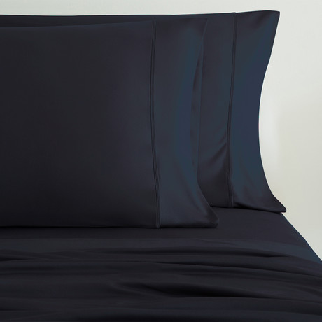 Experience Collection // Black (Standard Pillowcases)