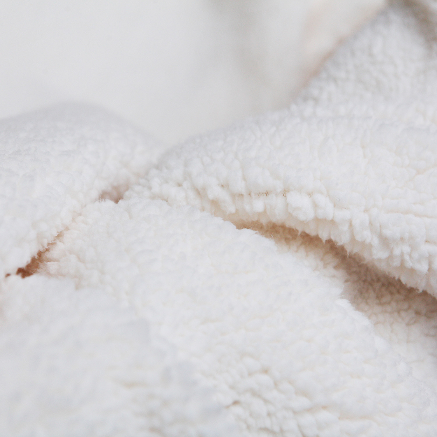 Luxurious Plush Quilted Throw Blanket AC Pacific Touch of Modern