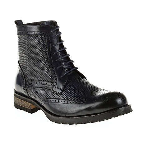 Textured Wing-Tip Boot // Navy (Euro: 40)