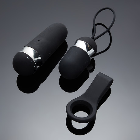 R4 Bullet Vibrator With Remote + B4 Couple's Ring (Black + Black)