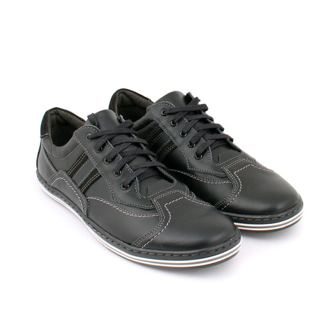 Round-Toe Sneaker // Black (Euro: 40)