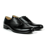 Whole Cut Oxford // Black (UK: 8)