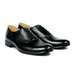 Whole Cut Oxford // Black (UK: 8)