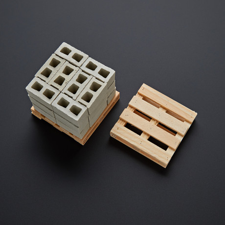 1:12 Scale Mini Cinder Blocks + 2 Pallets