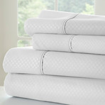 Hotel Collection // Luxury Soft Checkered 4 Piece Bed Sheet Set // White (Full)