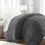 Hotel Collection // Premium Ultra Plush Down Alternative Comforter // Gray (Full/Queen)