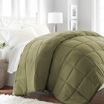 Hotel Collection // Premium Ultra Plush Down Alternative Comforter // Sage (Twin/Twin XL)