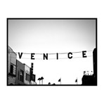 Venice Black & White (24"W x 3.8"H x 30"D)