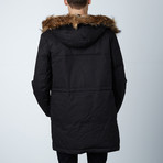 Pearson Parka W/ Detachable Fur on Hood // Black (L)