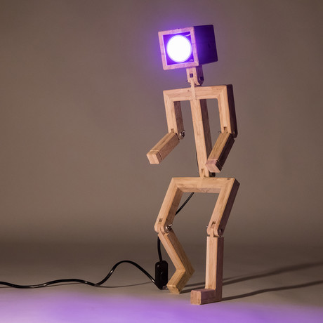 Jaffu // Articulated Wooden Desk Lamp