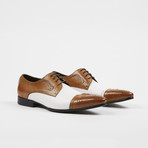 Leather Lace-Up Brogue Pointed Cap Toe Shoes / Tan + White (US: 11)