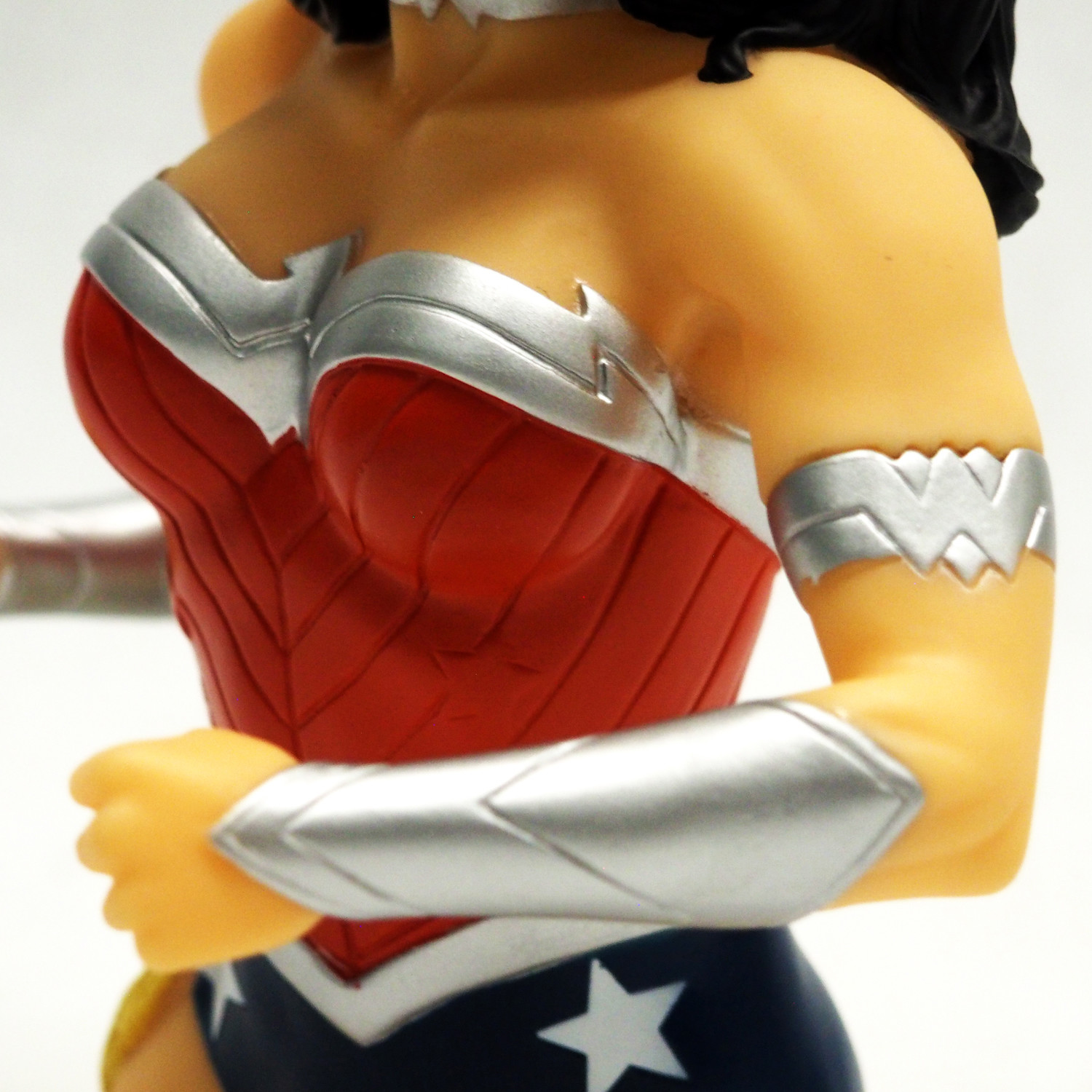 gamestop wonder woman statue