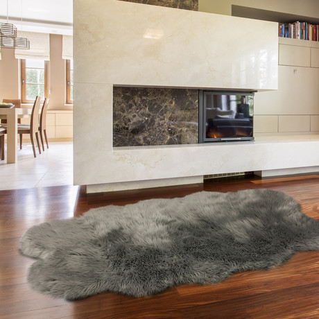 Faux Fur Grey Acrylic Rug // Quatro