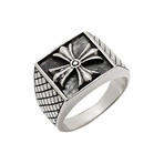 Checker Design Cross Ring (Size 9)