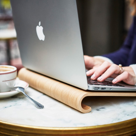 Macbook Stand // Oak (13 Inch)