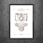 No 122 // Photographic Camera With Coupled Exposure Meter