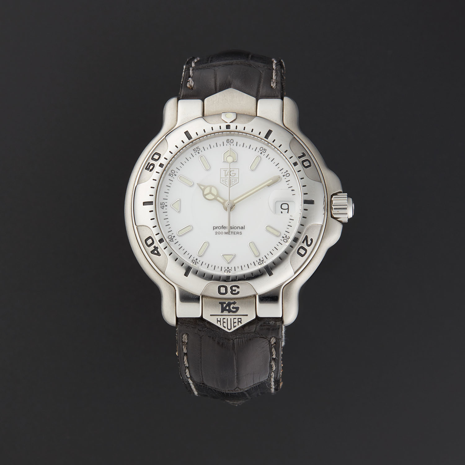 Tag Heuer 6000 Quartz WH1111 K1 Store Display Renowned