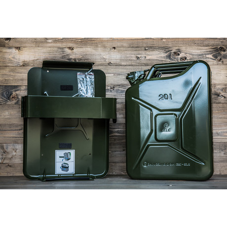 Jerrycan Holder // Steel Clamp