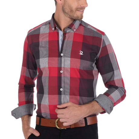Duke Button-Up Shirt // Red Black (XS)