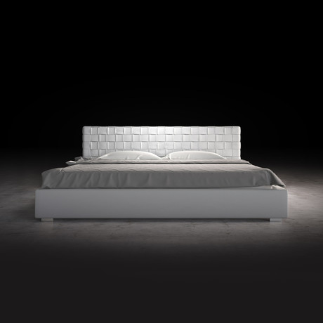 Madison Bed // White (Queen)