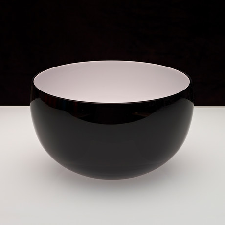 Large Round Bowl // Black + White