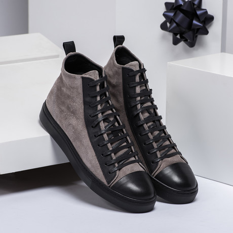 Hi-Top  Shoe // Grey (Euro: 39)