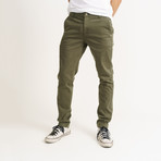 Chino // Olive Green (38WX32L)